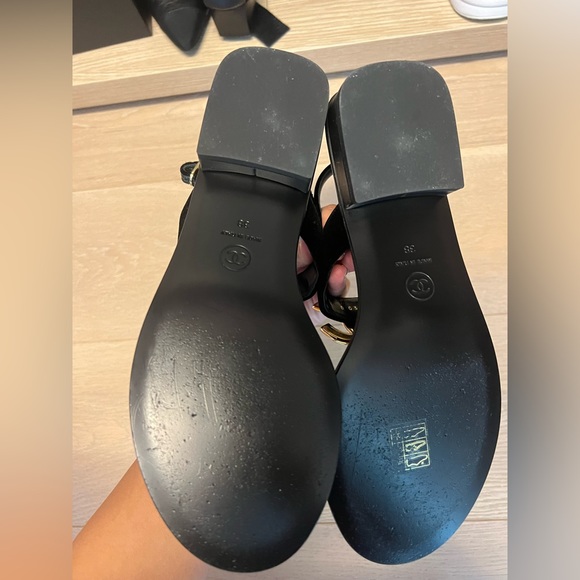 Chanel sandals size 38 - Picture 2 of 2